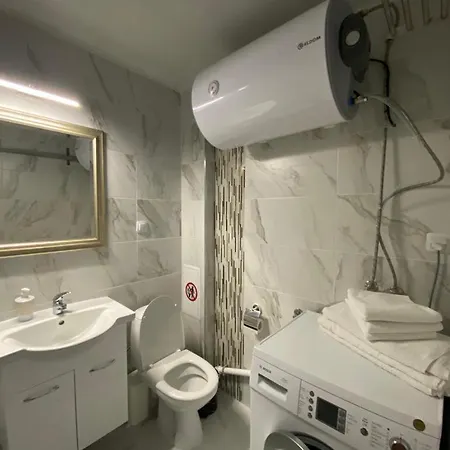 Bluemoon-apartment With Parking * 布尔加斯
