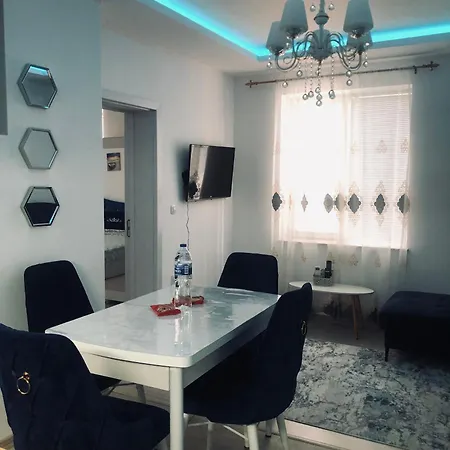 Bluemoon-apartment With Parking * 布尔加斯