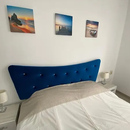 Bluemoon-apartment With Parking Lägenhet *