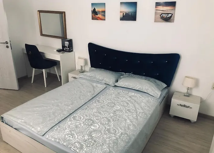 Bluemoon-apartment With Parking Apartamento